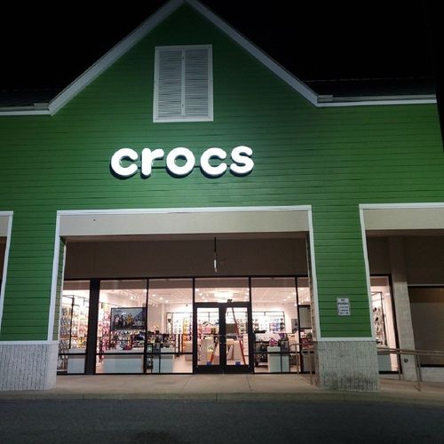 Crocs — Lancaster, PA